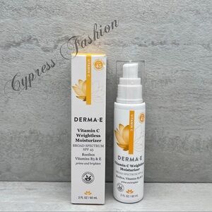 🔥 $12 Derma-E Vitamin C Weightless Moisturizers Broad Spectrum SPF 45
